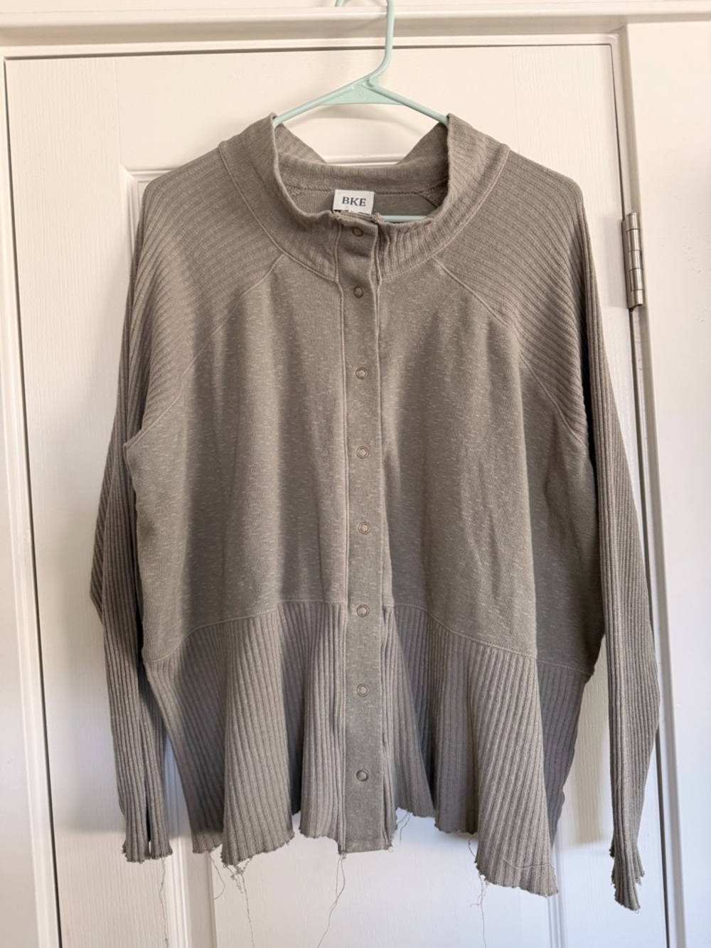 BKE Neutral Taupe/Green Ribbed Button Cardigan